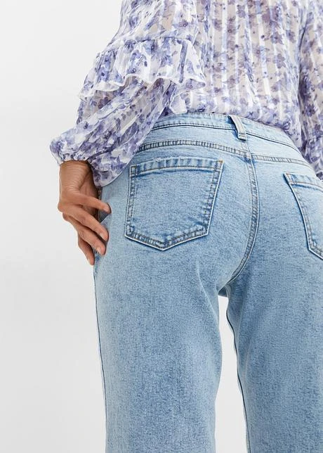 Jean Mom Avec Boutons Recouverts De Strass 8 Jean Mom Avec Boutons Recouverts De Strass - Afbeelding 6