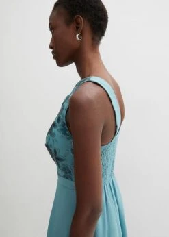 Robe En Crêpe Avec Sequins Brodées 19 Robe En Crêpe Avec Sequins Brodées -Venus Mode Winkel 23236699 m5mbUtxi